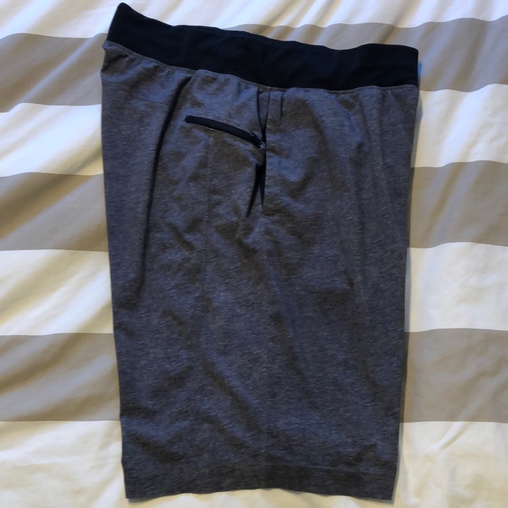 Lululemon T.H.E. Short 11” Linerless Large Gray